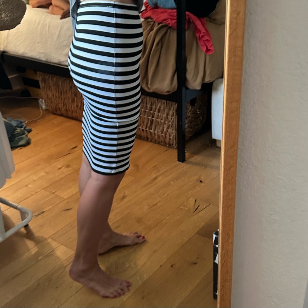 BB Dakota black and white striped pencil skirt.